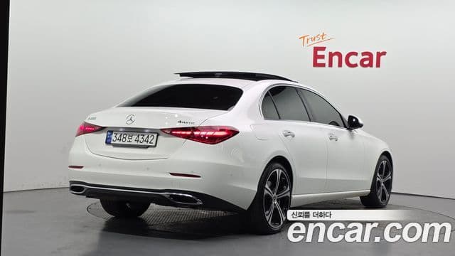 Mercedes-Benz C-Class 2023 — ფოტო 2/20