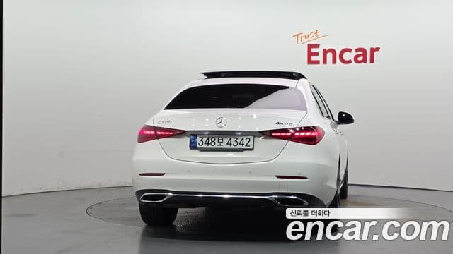 Mercedes-Benz C-Class 2023 — ფოტო 4/20
