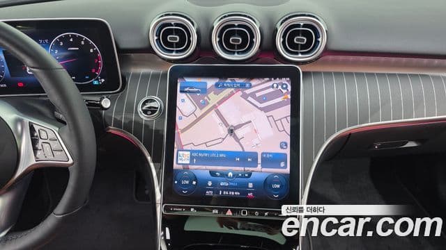 Mercedes-Benz C-Class 2023 — ფოტო 17/20