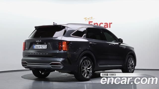 Kia Sorento 2022 — Фото 2/20