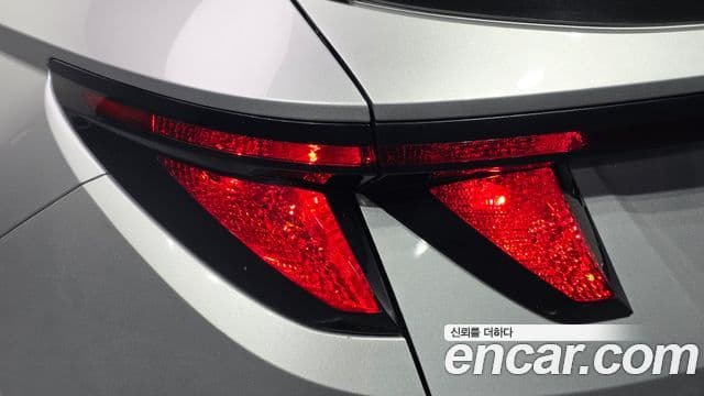 Hyundai Tucson Hybrid 2023 — Photo 2/32