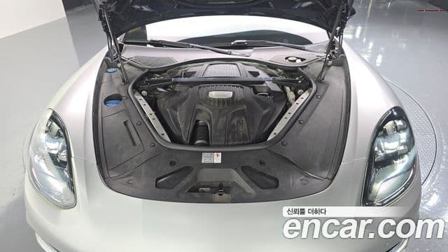 Porsche Panamera 2018 — Şəkil 6/20