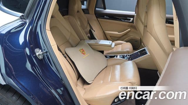 Porsche Panamera 2018 — фото 12 из 20