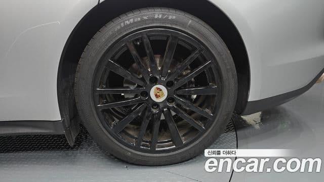 Porsche Panamera 2018 — Photo 19/32