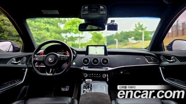 Kia Stinger 2018 — ფოტო 9/20