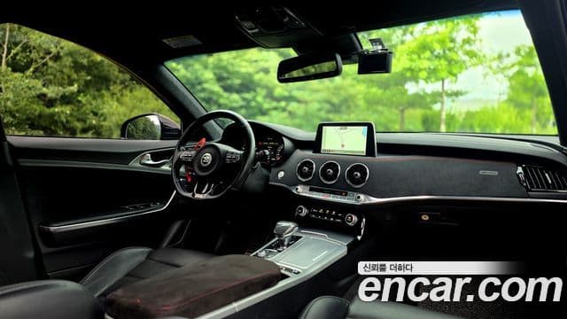 Kia Stinger 2018 — ფოტო 11/20