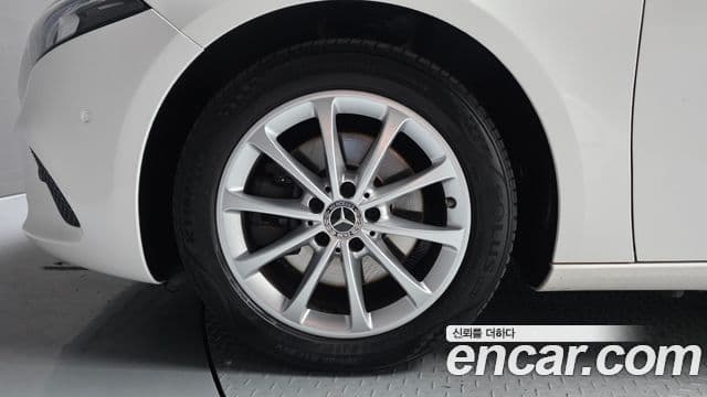 Mercedes-Benz A-Class 2020 — Şəkil 20/30