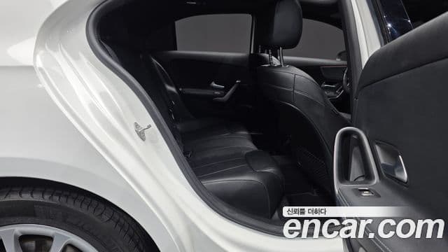 Mercedes-Benz A-Class 2020 — Şəkil 27/30