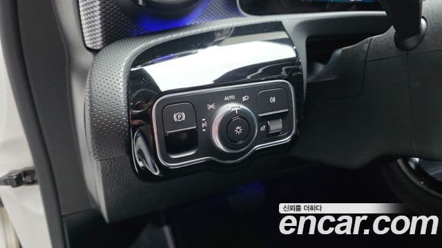 Mercedes-Benz A-Class 2020 — Şəkil 29/30
