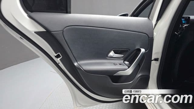 Mercedes-Benz A-Class 2020 — Şəkil 12/30