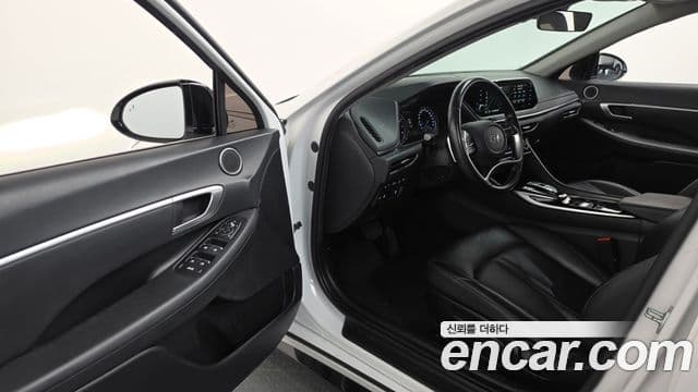 Hyundai Sonata 2022 — ფოტო 8/20