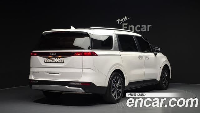Kia Carnival 2022 — ფოტო 2/20