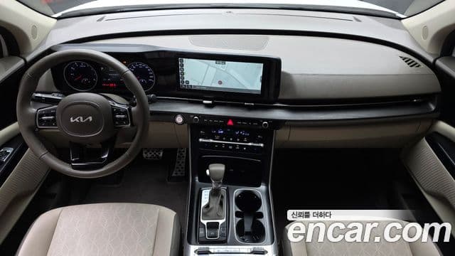 Kia Carnival 2022 — ფოტო 7/20