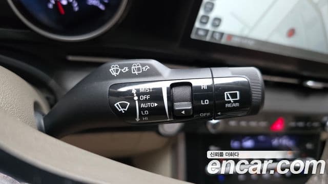 Kia Carnival 2022 — ფოტო 17/20