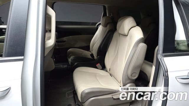 Kia Carnival 2022 — Şəkil 13/30