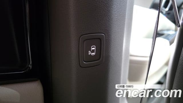 Kia Carnival 2022 — Şəkil 27/30