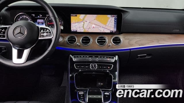 Mercedes-Benz E-Class 2019 — фото 14 из 20