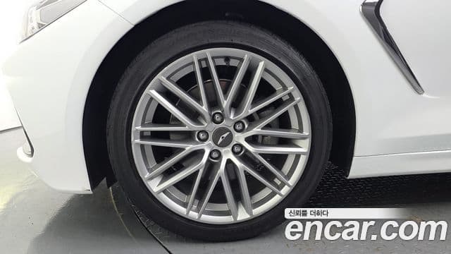 Genesis G70 2020 — Şəkil 30/31