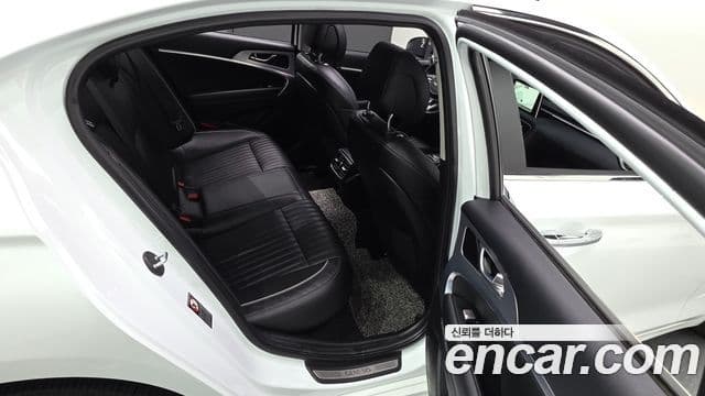 Genesis G70 2020 — Şəkil 31/31