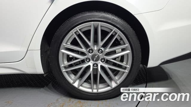 Genesis G70 2020 — Şəkil 9/31