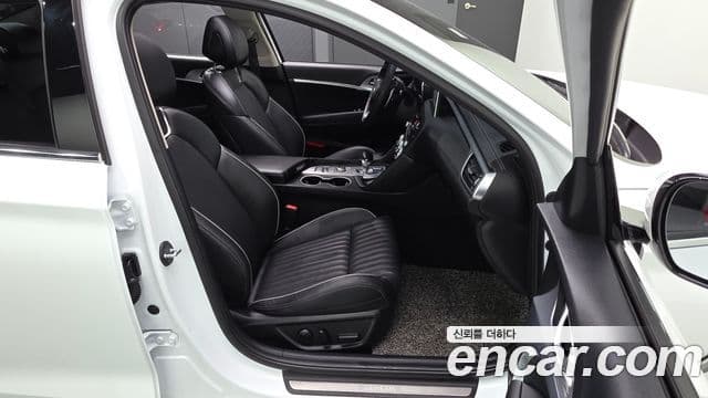 Genesis G70 2020 — Şəkil 27/31