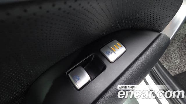 Genesis G70 2020 — Şəkil 28/31