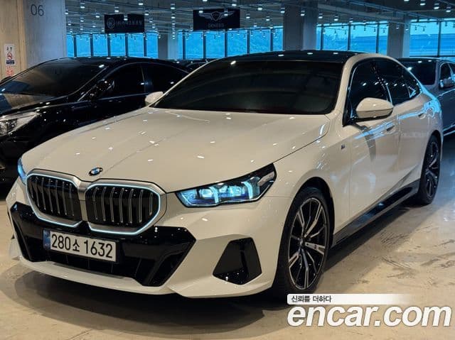 BMW 5 Series 2024 — Şəkil 9/16