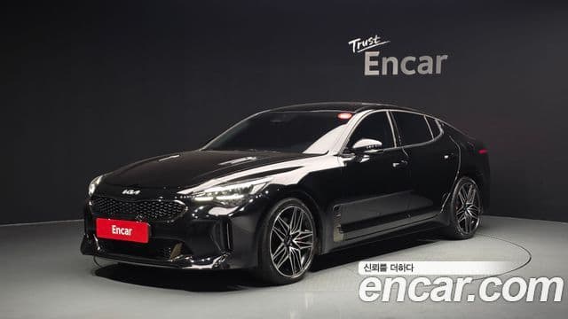 Kia Stinger 2022 — Фото 1/20