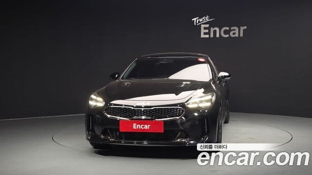 Kia Stinger 2022 — Фото 3/20