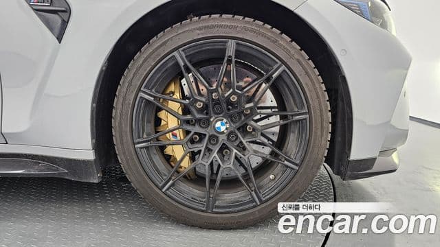 BMW M3 2025 — Photo 9/34