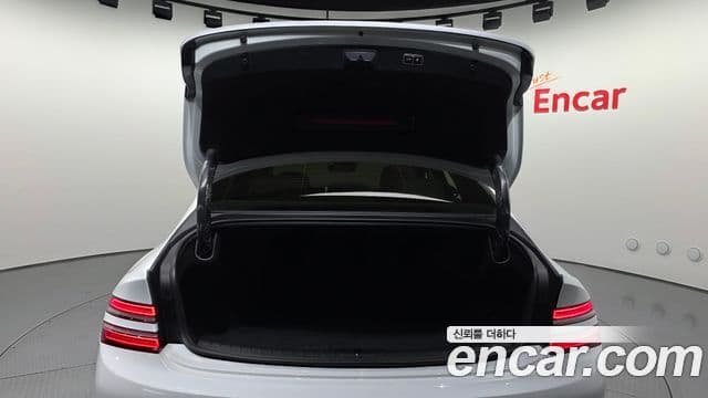 Genesis Electrified G80 2023 — Şəkil 16/20