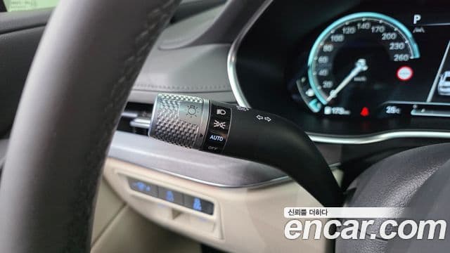Genesis Electrified G80 2023 — Şəkil 19/20