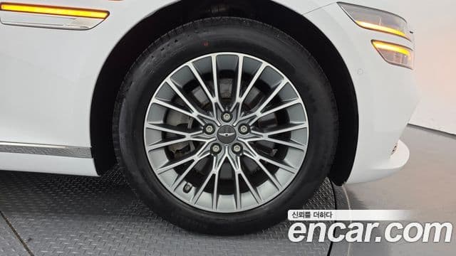 Genesis G80 2023 — Photo 23/33