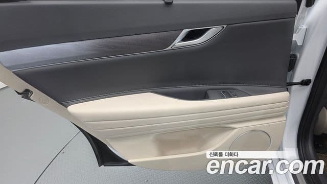 Genesis G80 2023 — Photo 17/33
