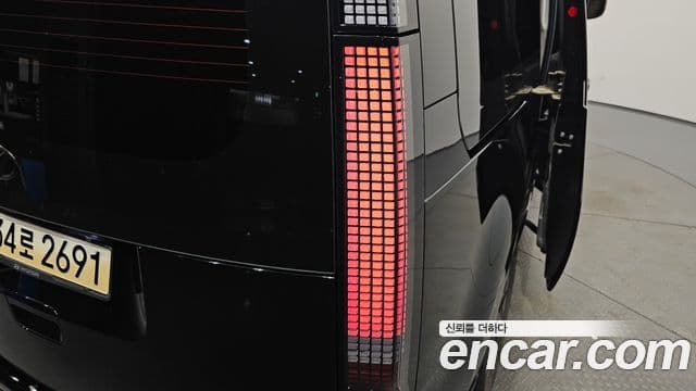 Hyundai Staria 2021 — Photo 16/36