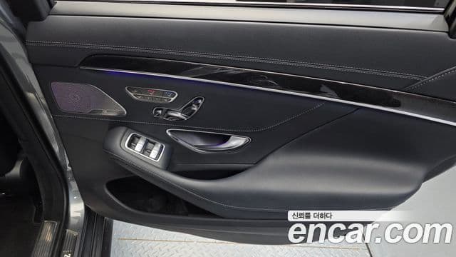 Mercedes-Benz S-Class 2018 — Photo 29/34