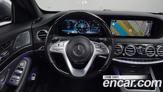 Mercedes-Benz S-Class 2018 — Photo 11/34