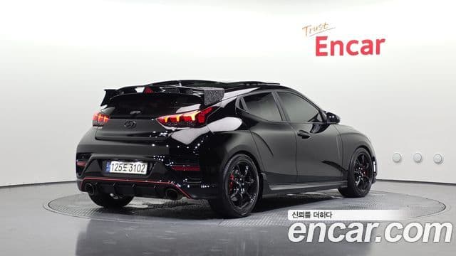 Hyundai Veloster 2021 — ფოტო 2/20