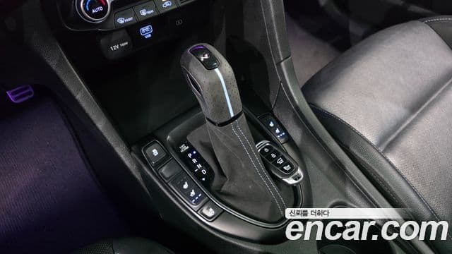 Hyundai Veloster 2021 — ფოტო 9/20