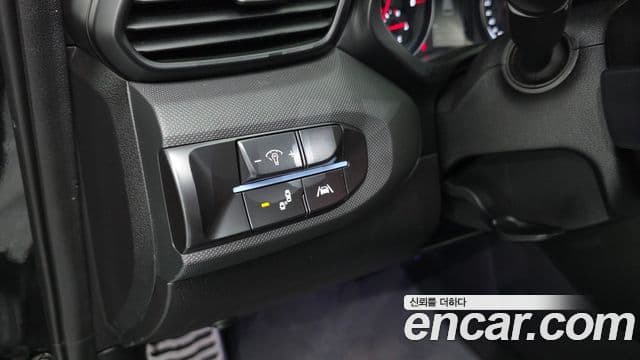 Hyundai Veloster 2021 — ფოტო 19/20