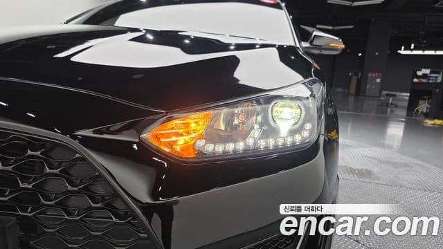 Hyundai Veloster 2021 — ფოტო 16/29