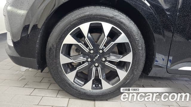 Kia Carnival 2023 — фото 5 из 20
