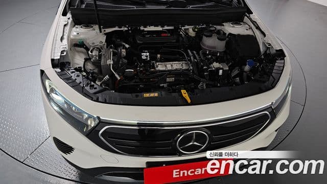 Mercedes-Benz EQB 2022 — ფოტო 11/35