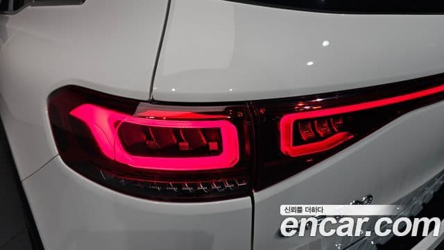 Mercedes-Benz EQB 2022 — ფოტო 18/35
