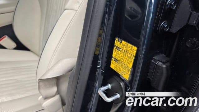 Genesis G80 2020 — Photo 13/36