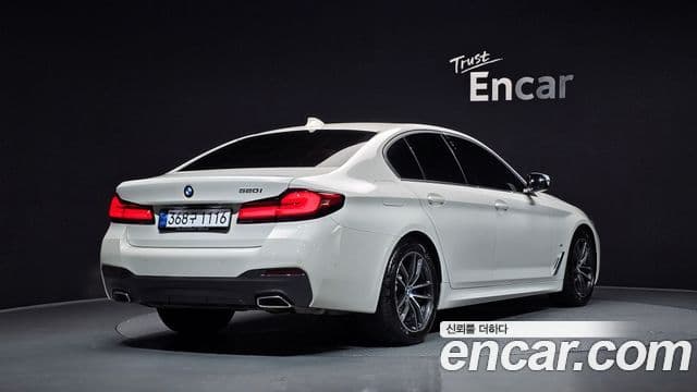 BMW 5 Series 2022 — ფოტო 2/20