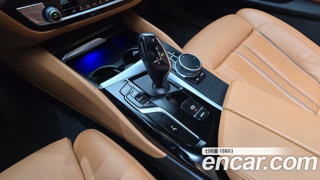 BMW 5 Series 2022 — Şəkil 9/20