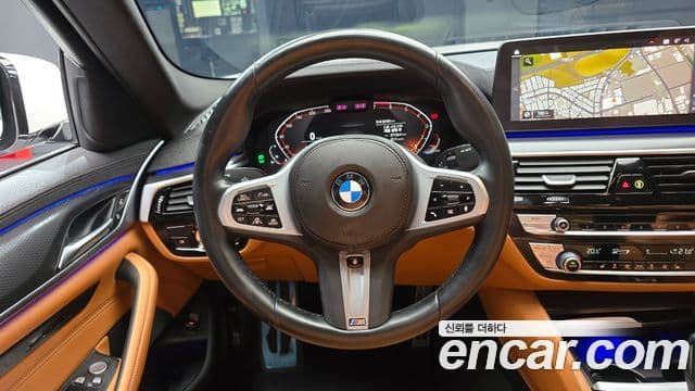 BMW 5 Series 2022 — ფოტო 13/20
