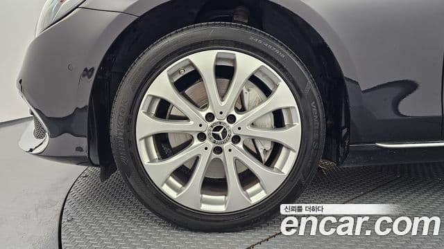 Mercedes-Benz E-Class 2020 — фото 5 из 20