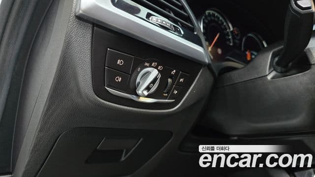 BMW X3 2019 — Photo 26/31